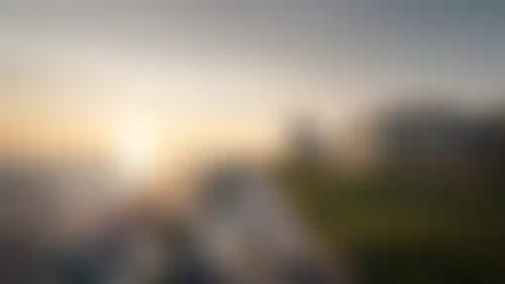 Благоустроенный пляж на первой береговой линии с протяжённостью 250 метров — ваша привилегия